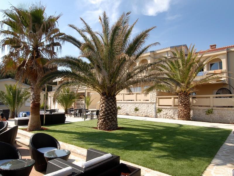 Paradise Resort Vanesa Vir Exterior photo