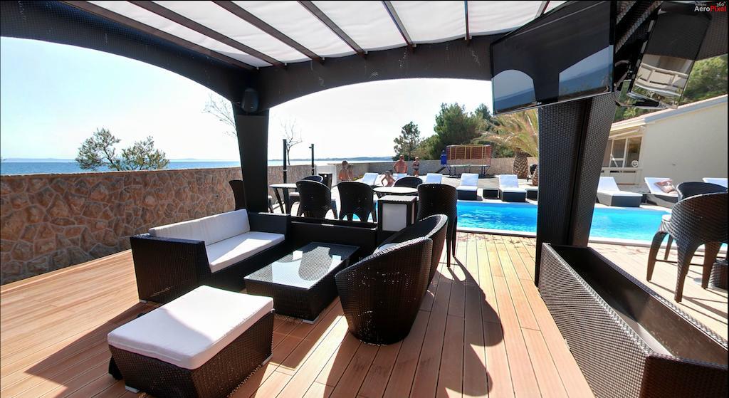 Paradise Resort Vanesa Vir Exterior photo