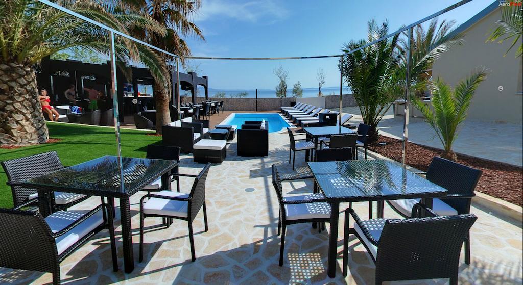 Paradise Resort Vanesa Vir Exterior photo