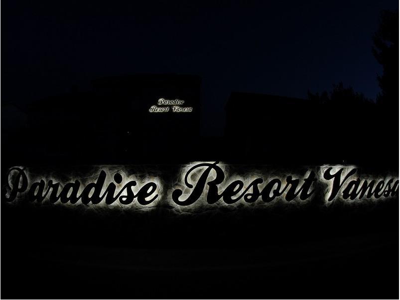 Paradise Resort Vanesa Vir Exterior photo