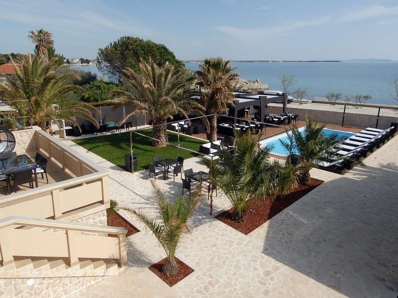 Paradise Resort Vanesa Vir Exterior photo